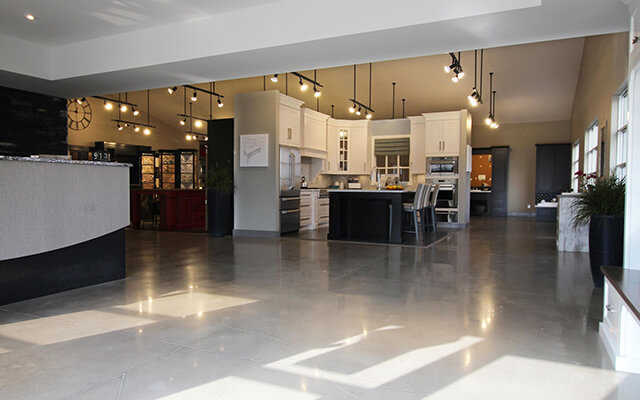 designer-showroom-custom-cabinets-pioneer-cabinetry-tillsonburg-640